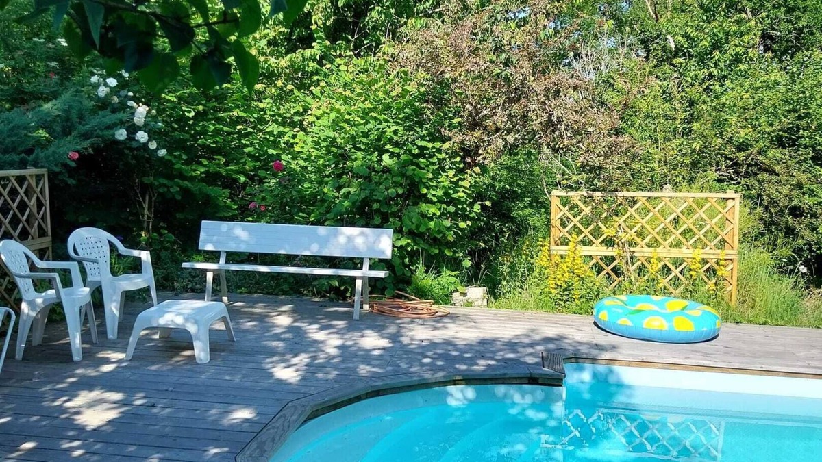 Saint-Cirgues-de-Malbert Villa | Homerez - 3 Bedroom Villa in Saint-Cirgues-de-Malbert with Pool