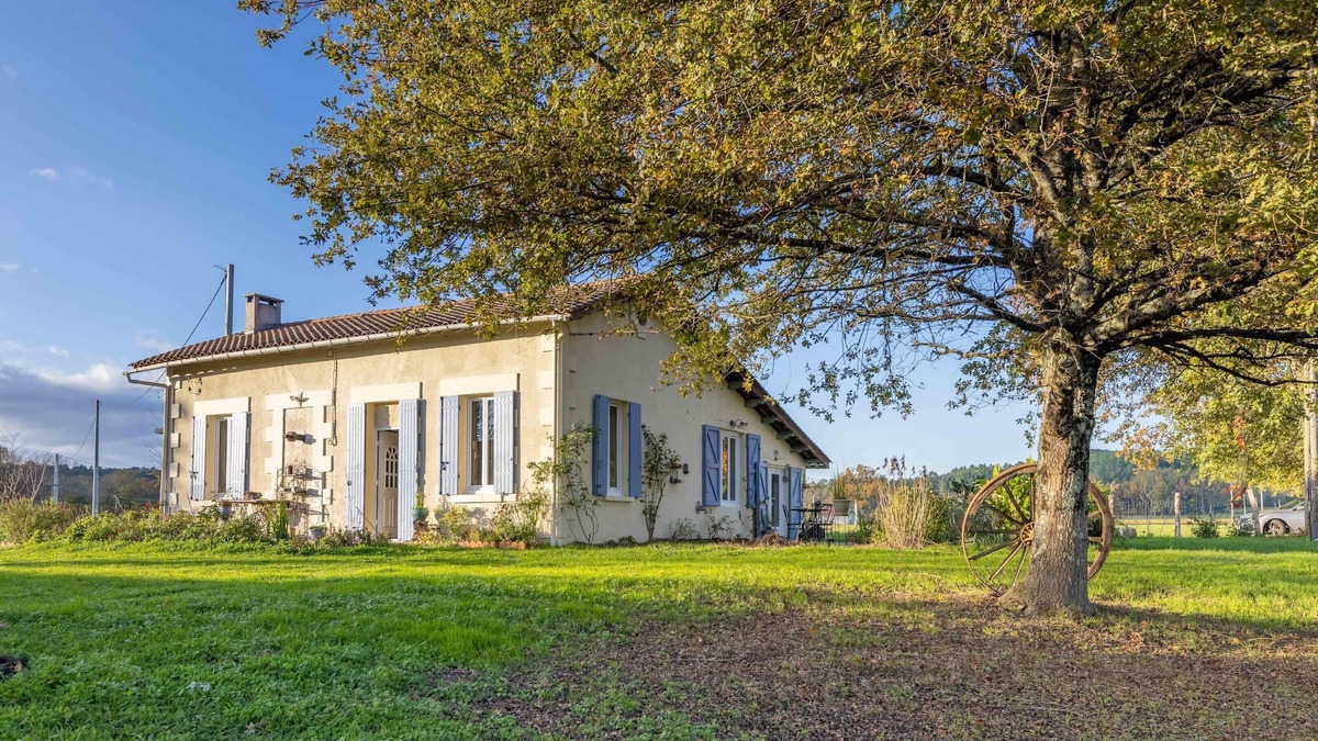 Saint-Aigulin House | Homerez - Amazing house for 4 ppl. with garden at Saint-Aigulin