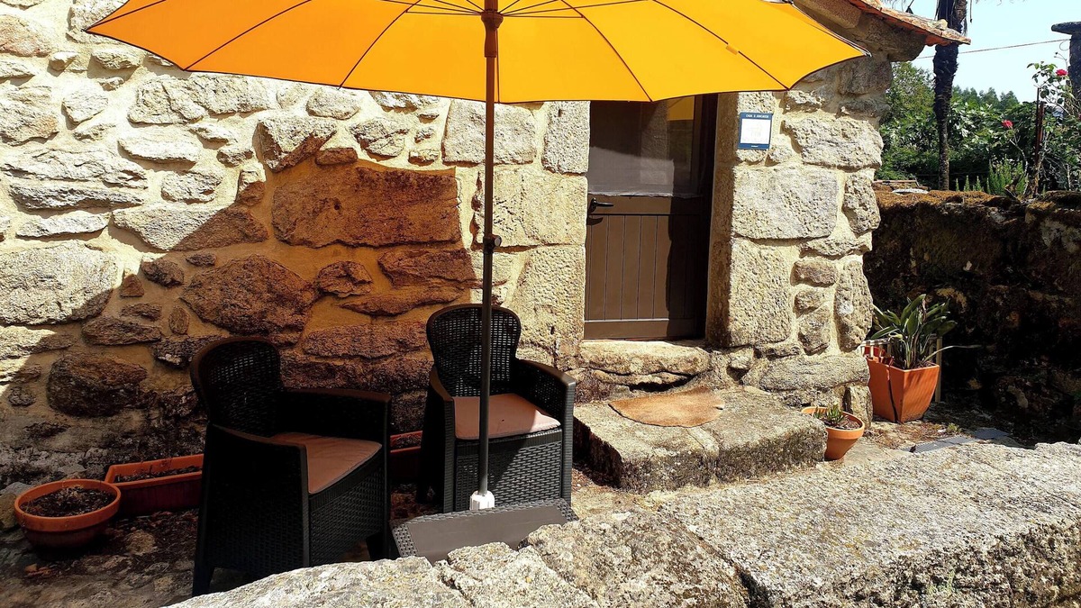 Meada Apartment | Homerez - Amazing studio for 2 ppl. with shared pool at Águeda