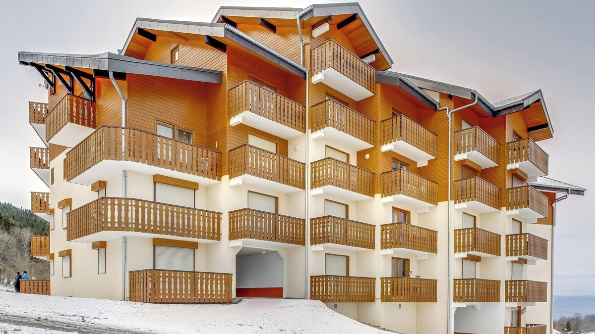 Thollon-les-Memises Apartment | Homerez - Apartment Thollon, lake