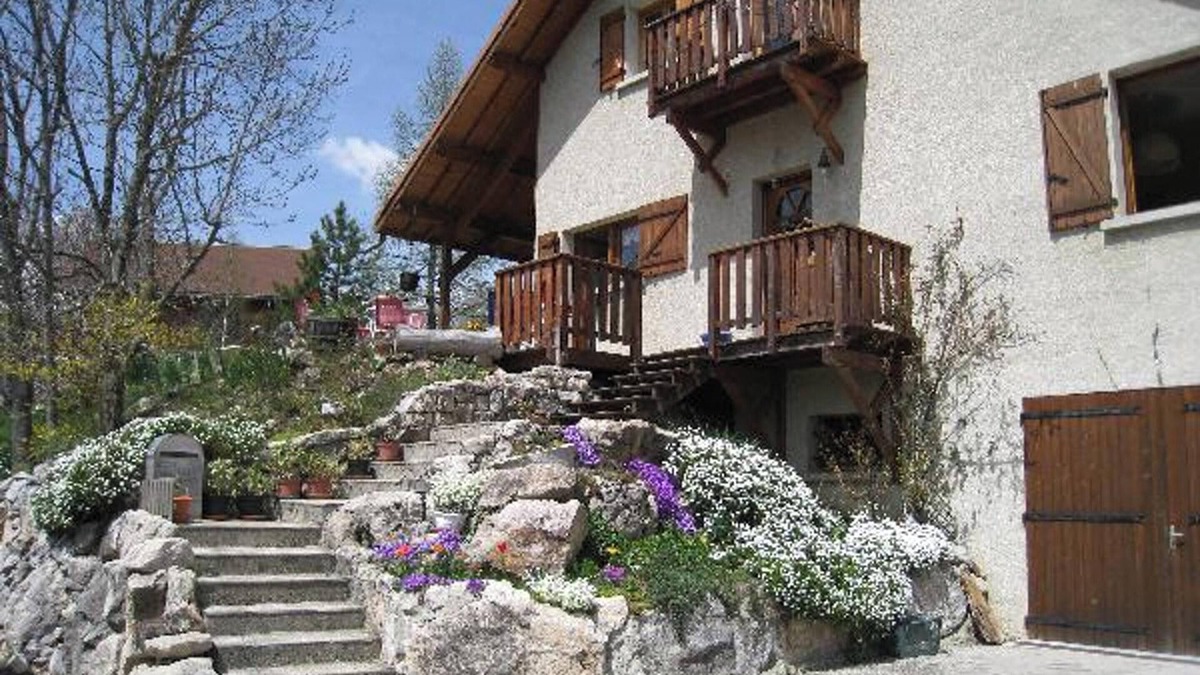 Gresse-en-Vercors Apartment | Homerez - Apartment in Gresse-en-Vercors