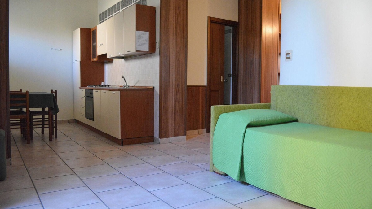 Reggio Calabria Apartment | Homerez - Apartment in Reggio Calabria, parking incl.