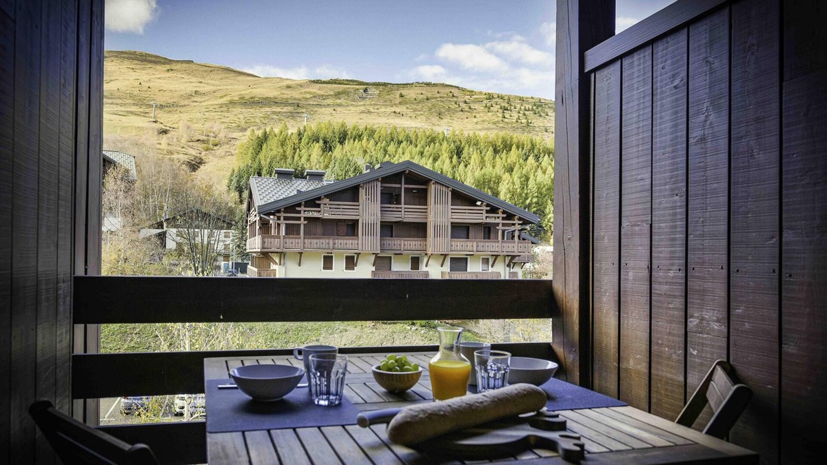 Les Deux Alpes Apartment | Homerez - Apartment in Les Deux Alpes
