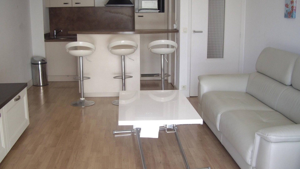 Cap-d'Antibes Apartment | Homerez - Apartment in Antibes