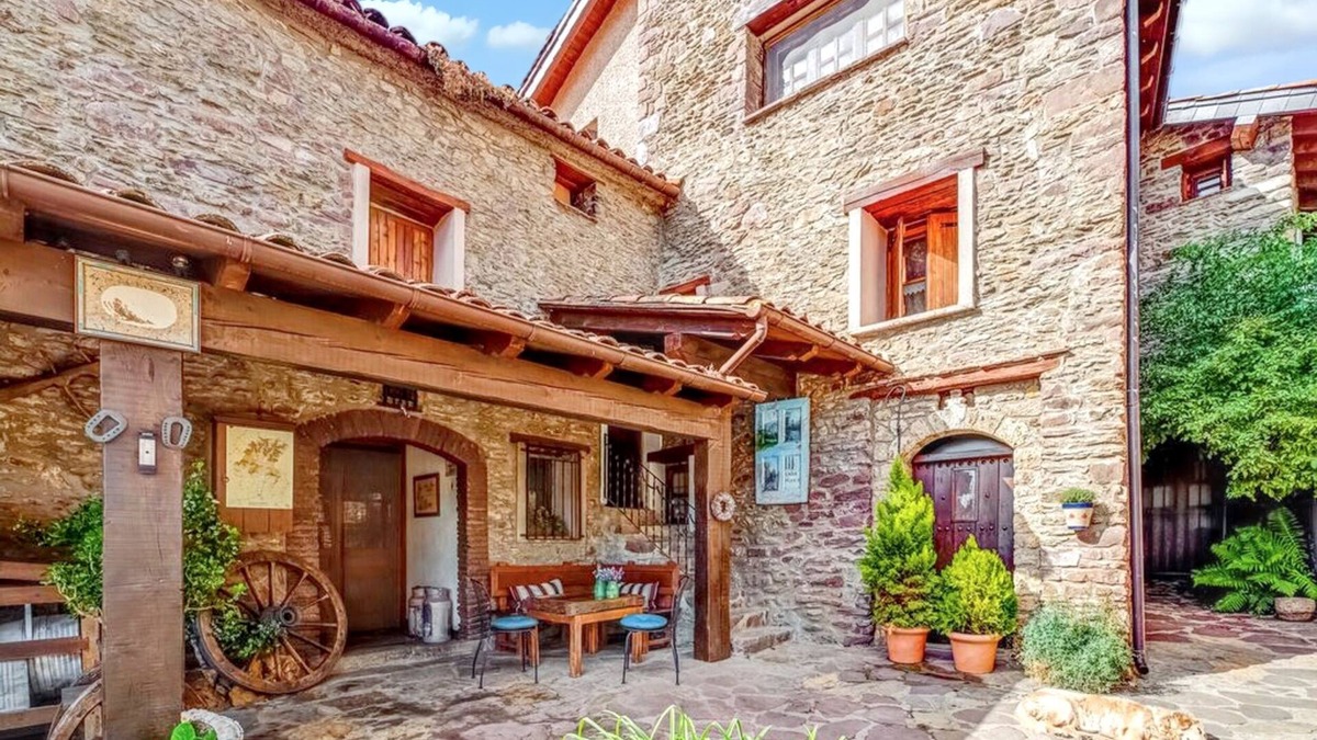 Denuy Apartment | Homerez - Apartment in Ardanué