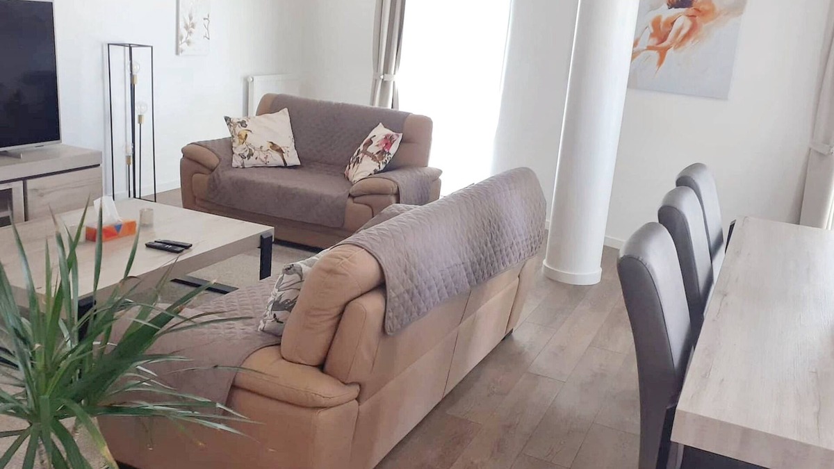 Anderlecht Apartment | Homerez - Apartment in Cureghem, Anderlecht