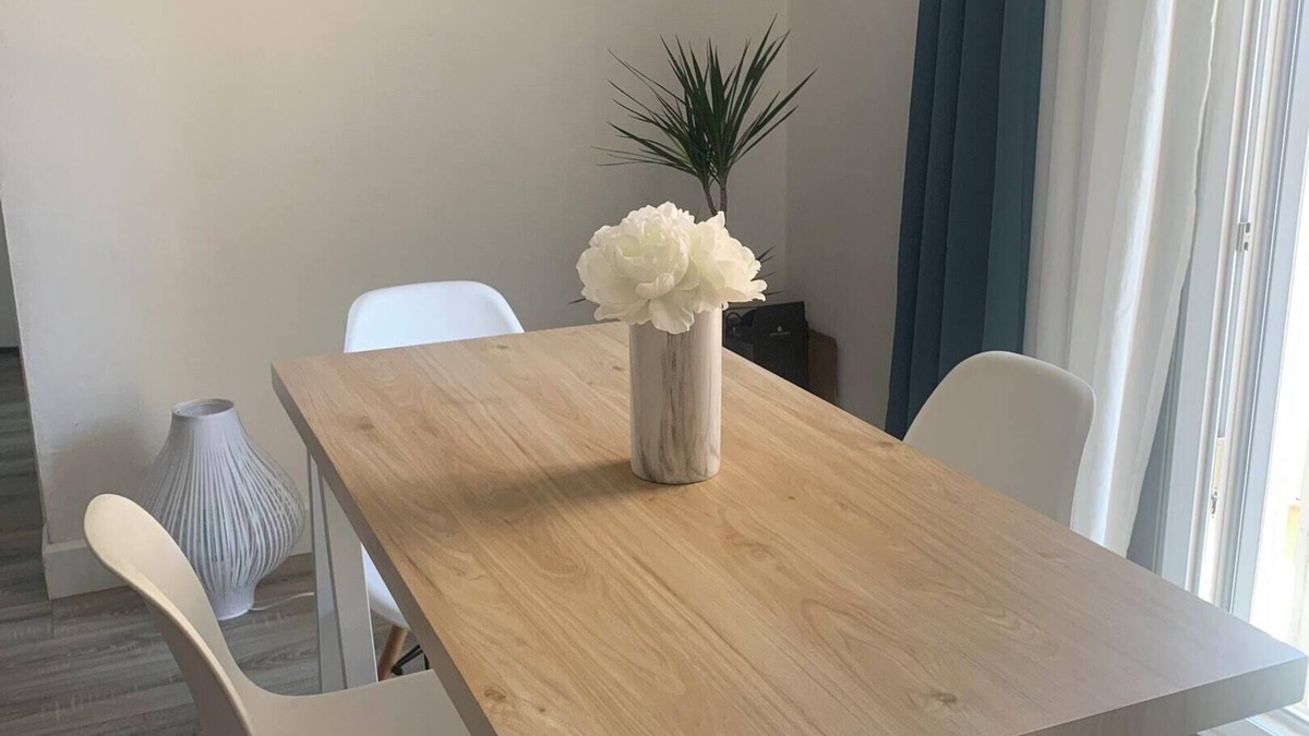 Vitrolles Apartment | Homerez - Apartment in Vitrolles