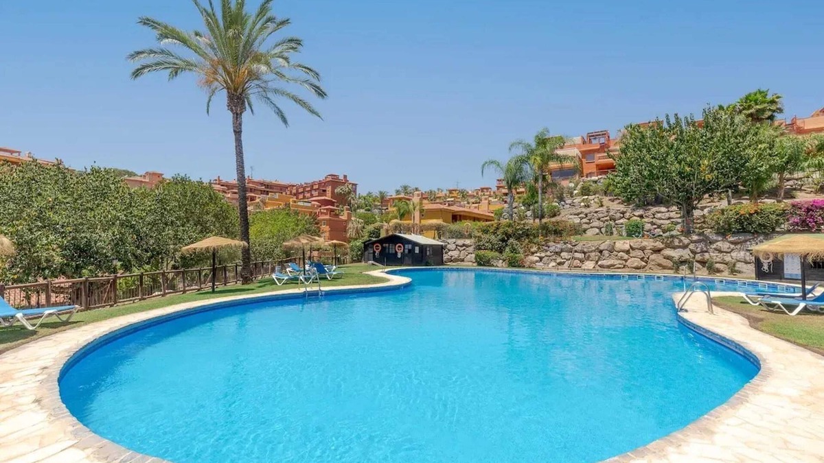 Urbanizacion Hacienda las Chapas Apartment | Homerez - Apartment in Marbella close to the beach and golf!