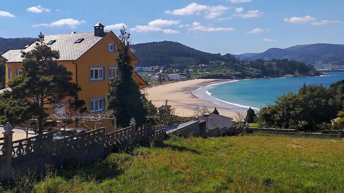 Faro Apartment | Homerez - Apartment in Viveiro