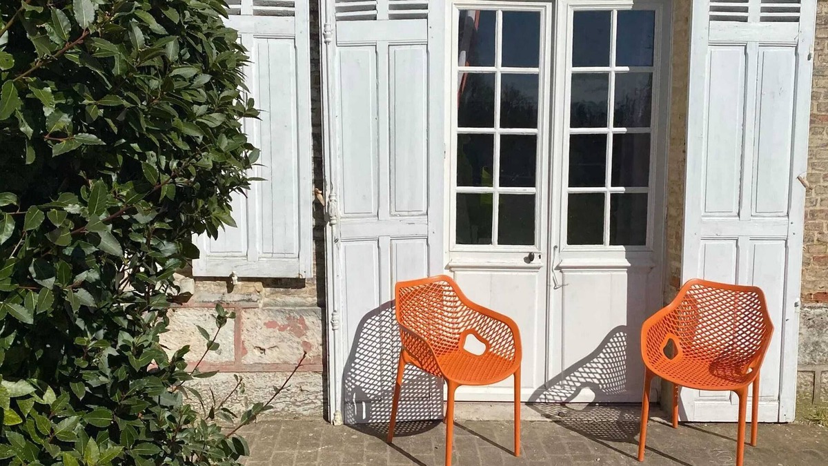 Les Andelys Apartment | Homerez - Apartment Les Andelys