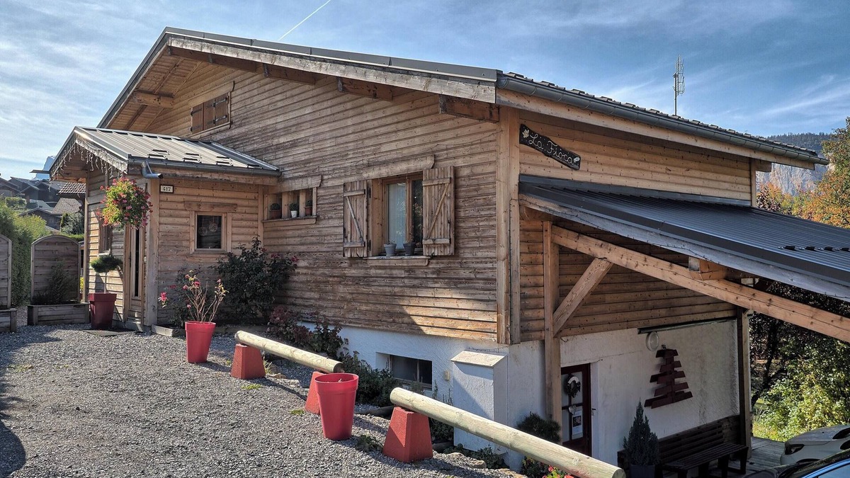 Les Carroz-d'Araches Apartment | Homerez - Apartment, Les Carroz