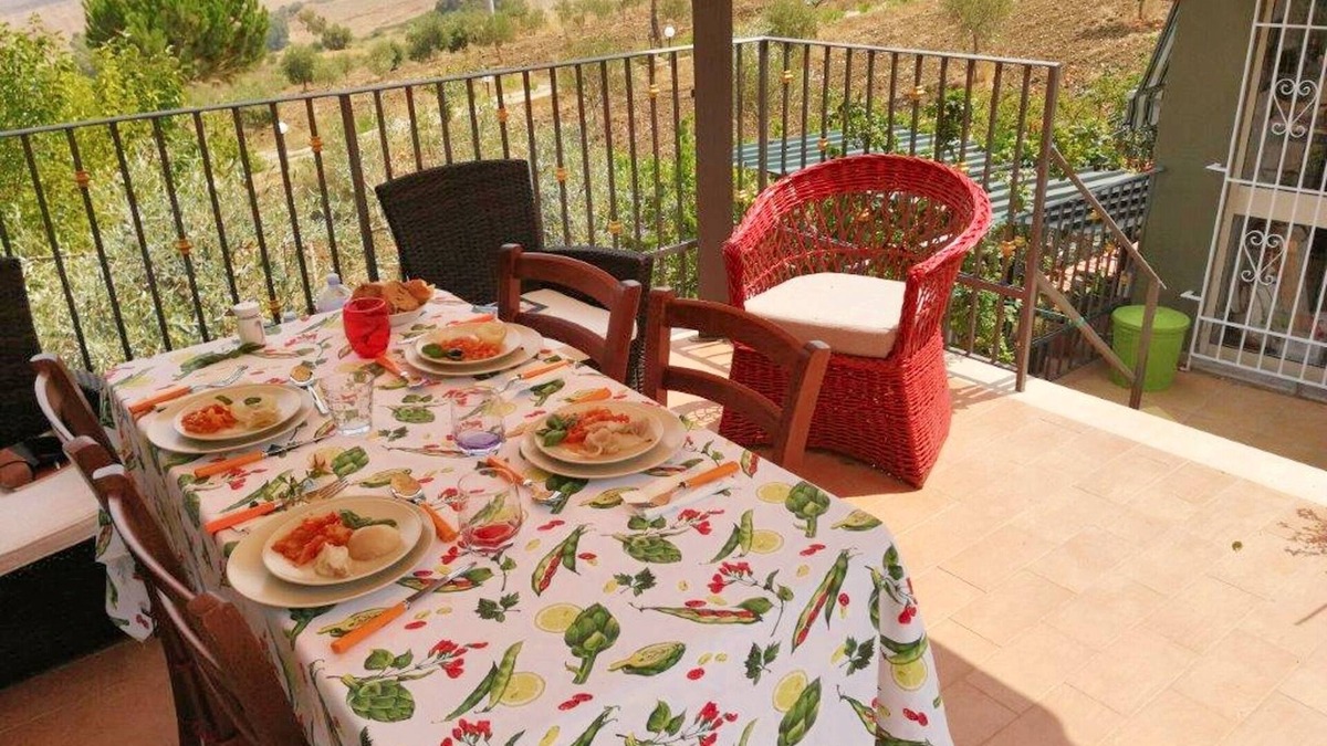 Lercara Friddi Apartment | Homerez - Apt. in Lercara Friddi