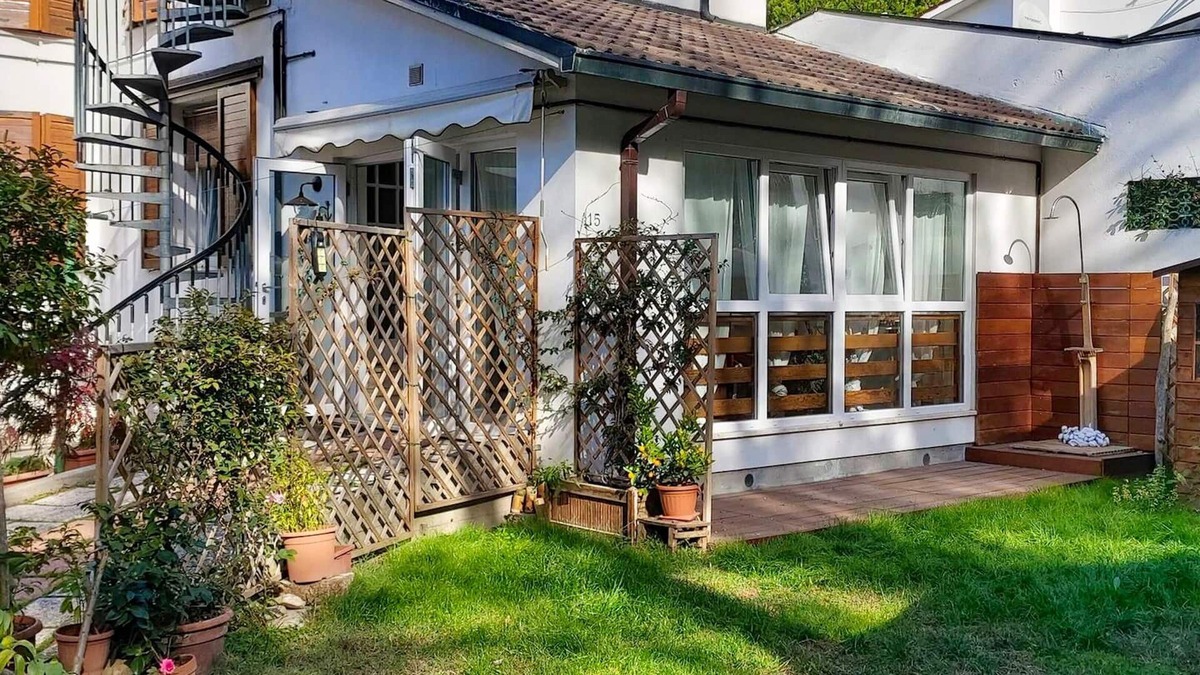 Marina di Ravenna Apartment | Homerez - Apt Marina di Ravenna, enclosed garden.
