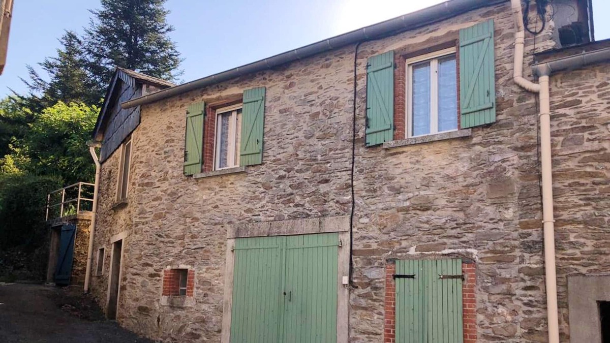 Le Masnau-Massuguies House | Homerez - Beautiful house for 6 ppl. with terrace at Le Masnau-Massuguiès