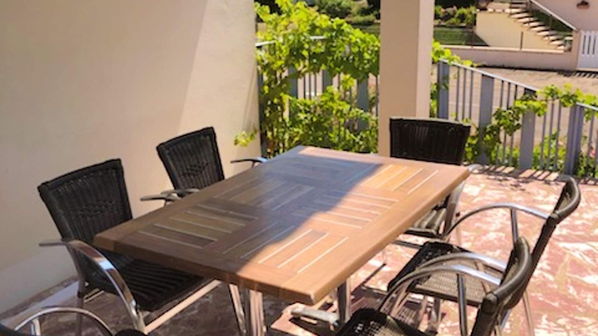 Norge et Tille House | Homerez - Beautiful house for 4 ppl. with terrace at Saint-Julien