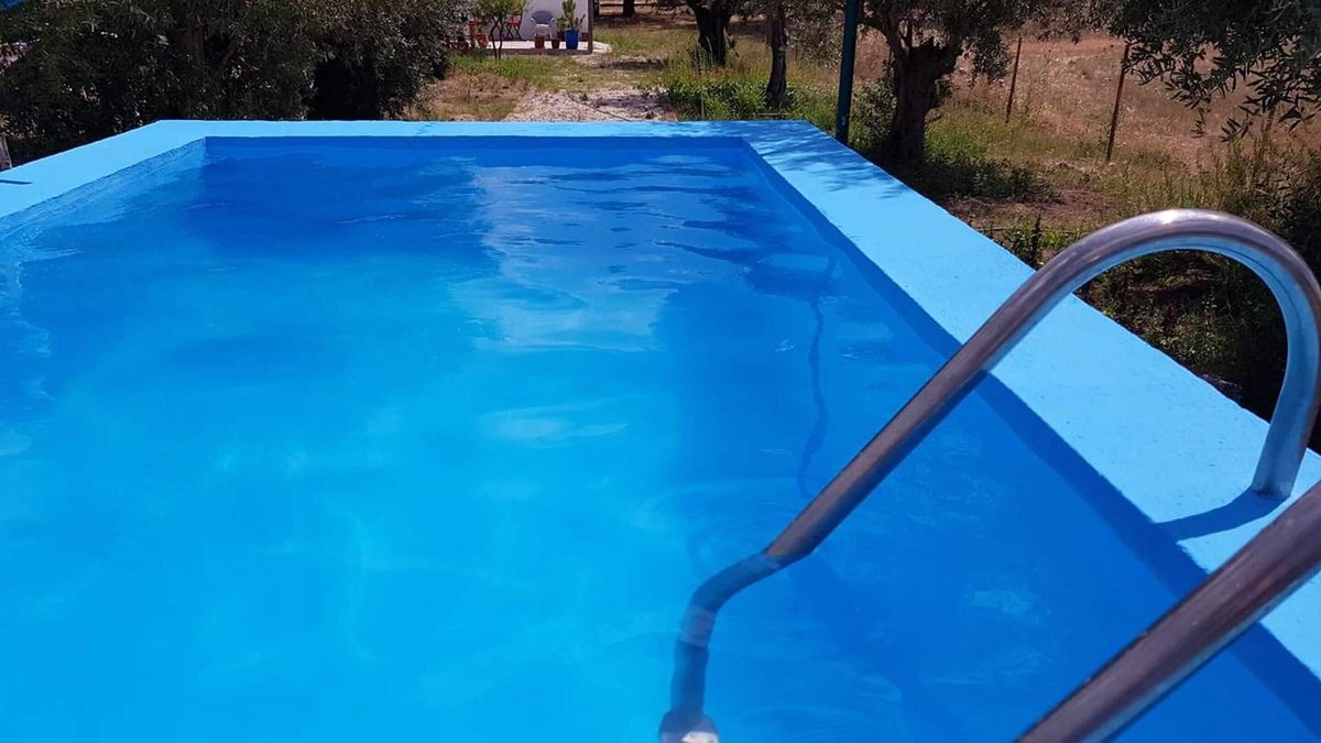 Sao Vicente do Paul House | Homerez - Beautiful house for 2 ppl. with shared pool and terrace at Santarém