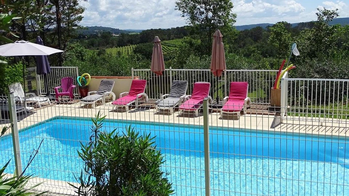 Cardet House | Homerez - Beautiful house for 4 ppl. with shared pool and terrace at Cardet