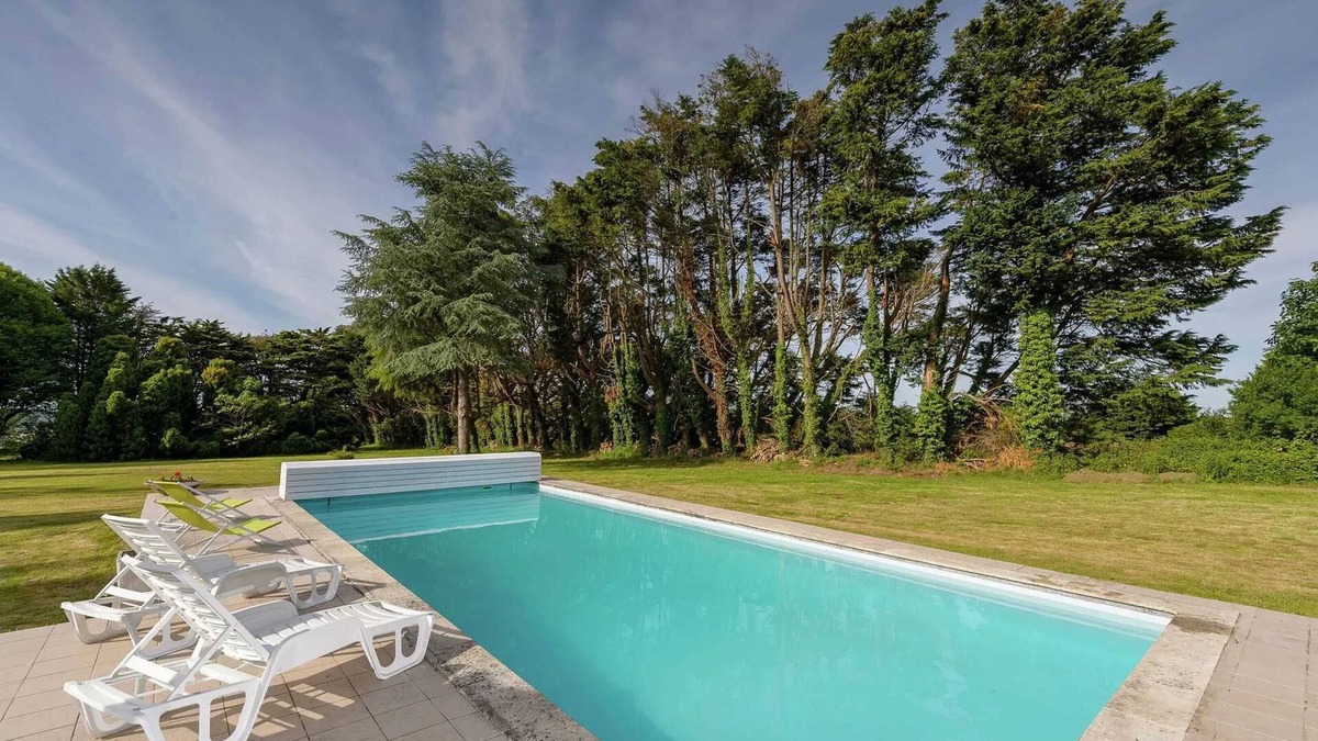 Concarneau Villa | Homerez - Big villa 4 km away from the beach for 12 ppl. with swimming-pool