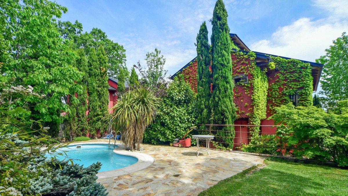 Navacerrada Villa | Homerez - Big villa for 10 ppl. with swimming-pool at Navacerrada