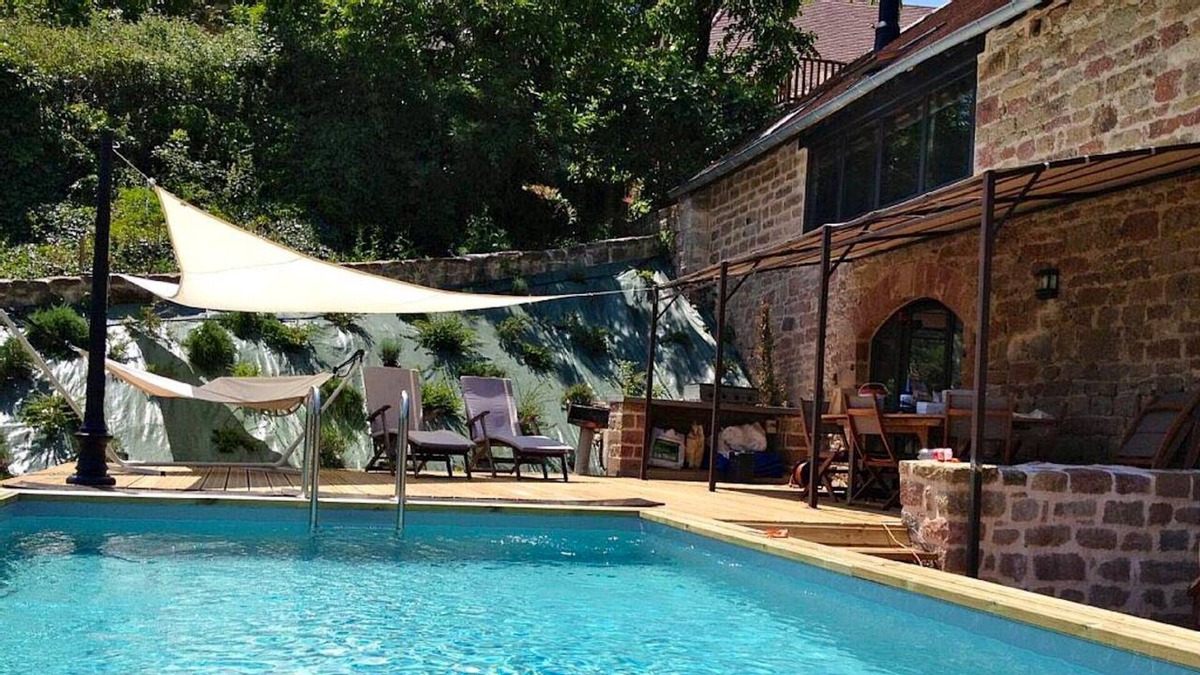 Noailhac Villa | Homerez - Big villa for 9 ppl. with swimming-pool and terrace at Noailhac