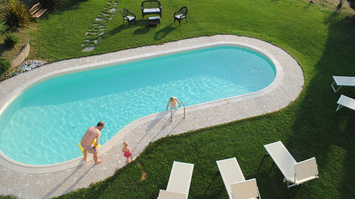 Montelabbate Villa | Homerez - Big villa 13 km away from the beach for 11 ppl. with swimming-pool