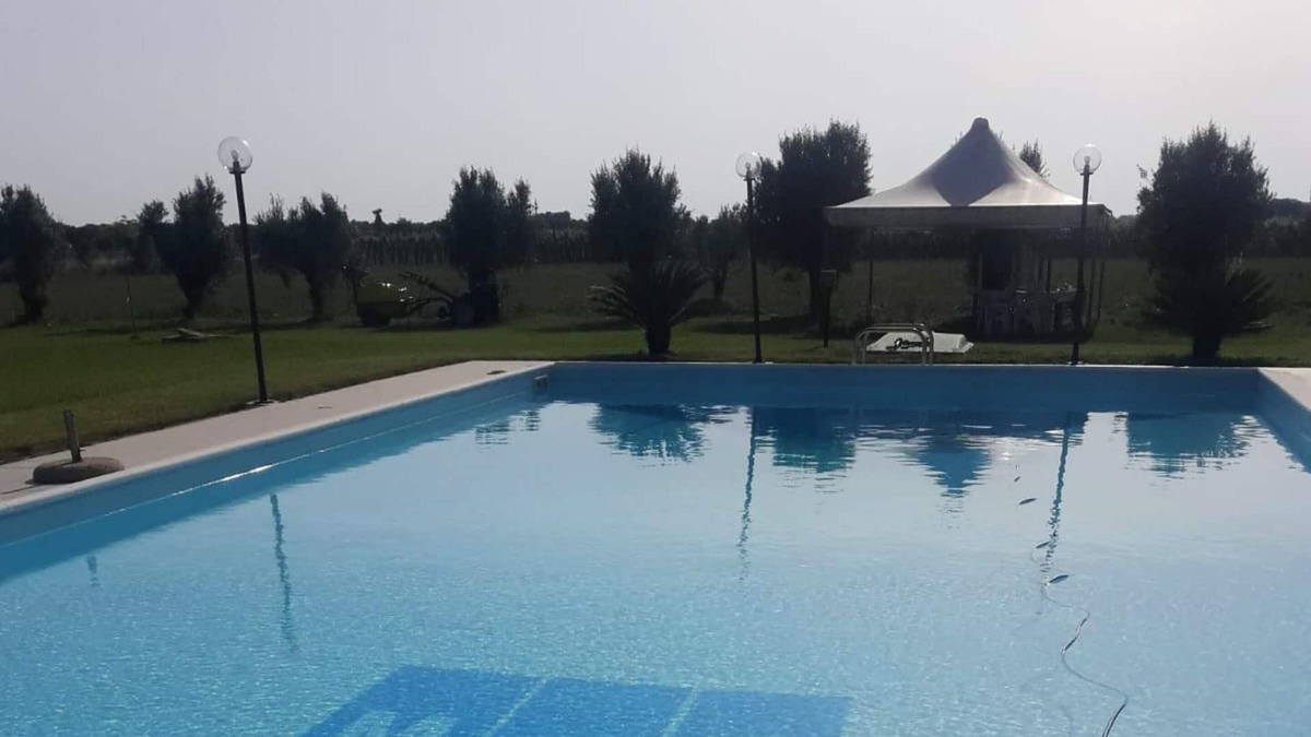 Lizzano House | Homerez - Bungalow 6 km away from the beach for 4 ppl. with shared pool