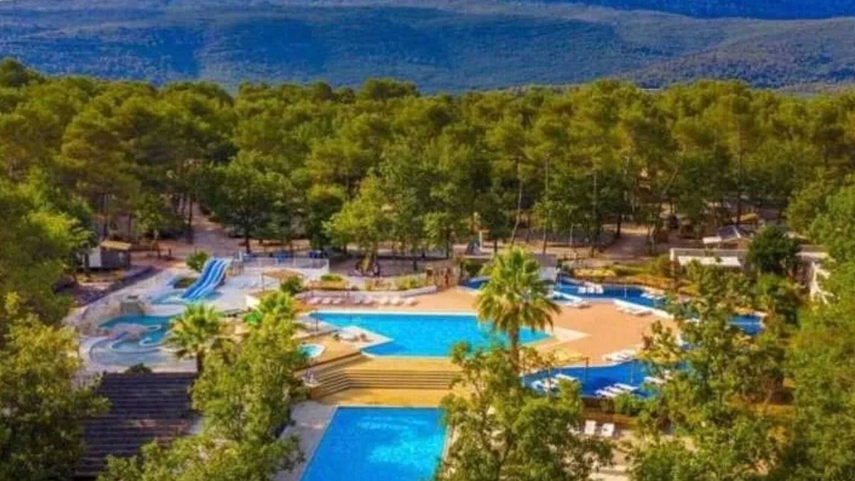 Nans-les-Pins House | Homerez - Bungalow in Nans-les-Pins