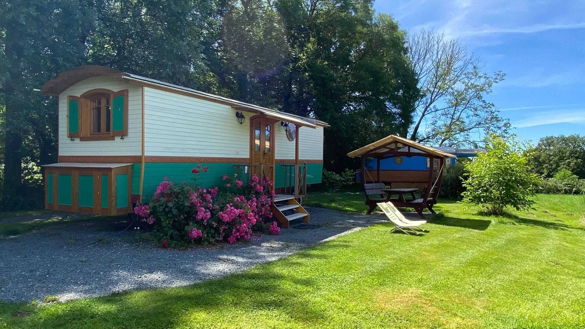 Saint-Pardoux House | Homerez - Bungalow in Saint-Pardoux