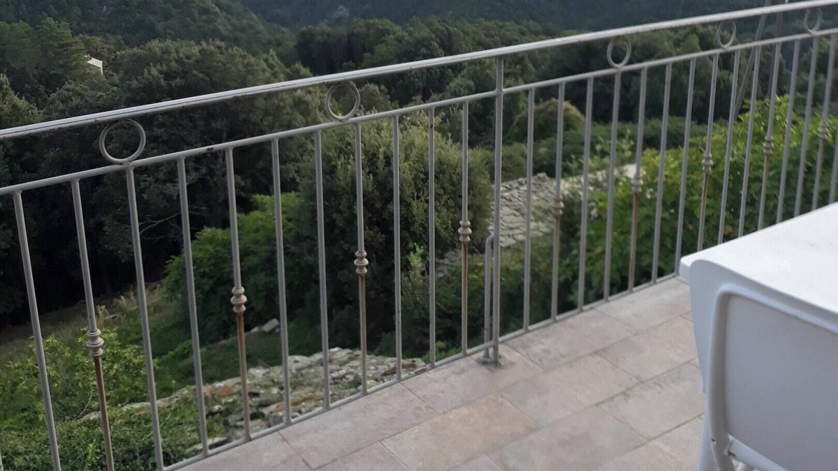 Isolaccio-di-Fiumorbo Apartment | Homerez - Charming apartment in Isolaccio-Di-Fiumorbo