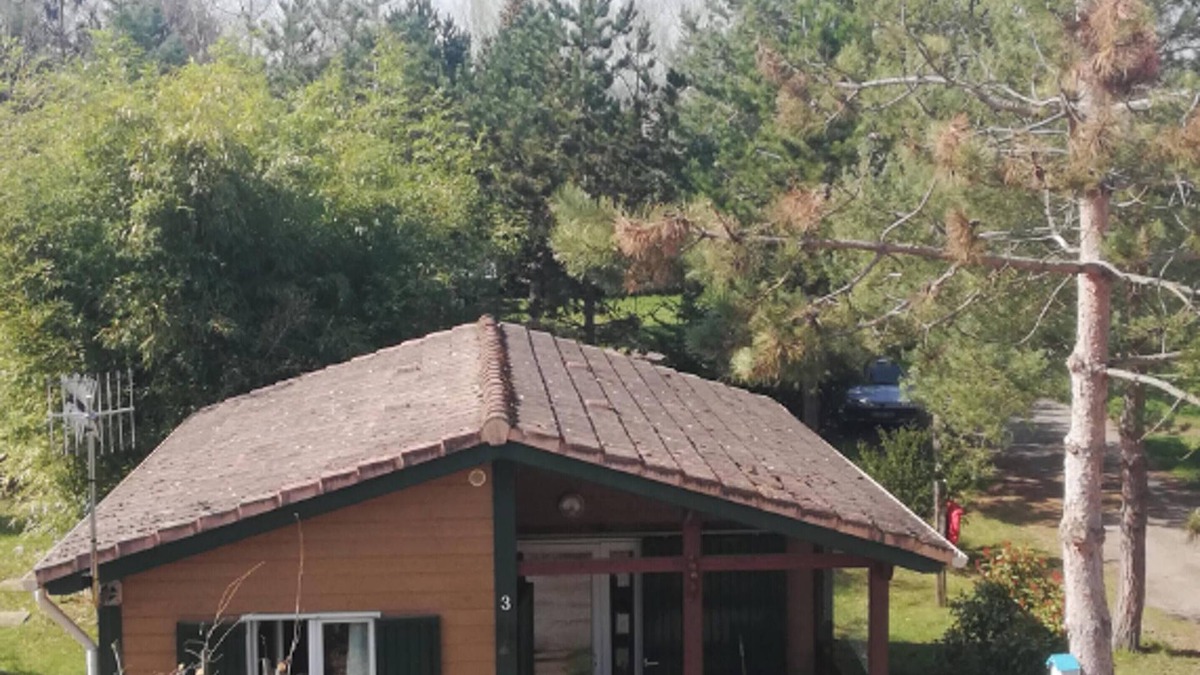 Presles-et-Boves Ski Chalet | Homerez - Chalet in Presles-et-Boves