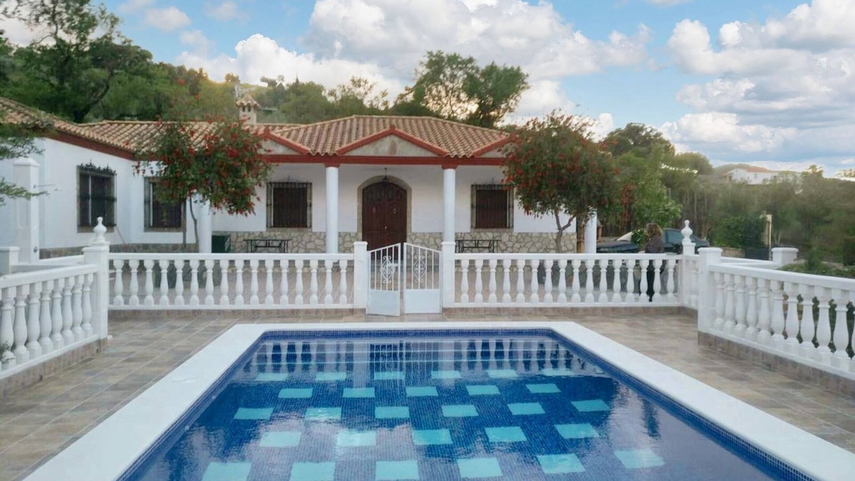 Prado del Rey Ski Chalet | Homerez - Chalet in Prado del Rey