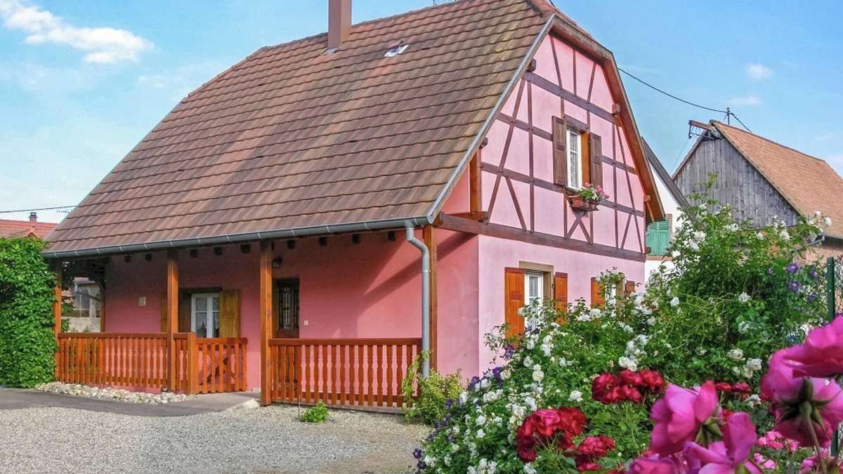 Stotzheim House | Homerez - Charming House in Stotzheim with Garden and Terrace