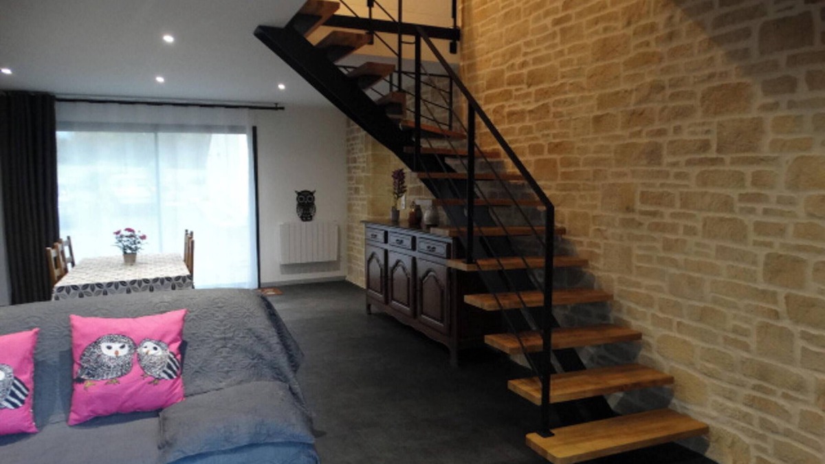 Nivillac House | Homerez - Charming house in Nivillac with garden and fireplace