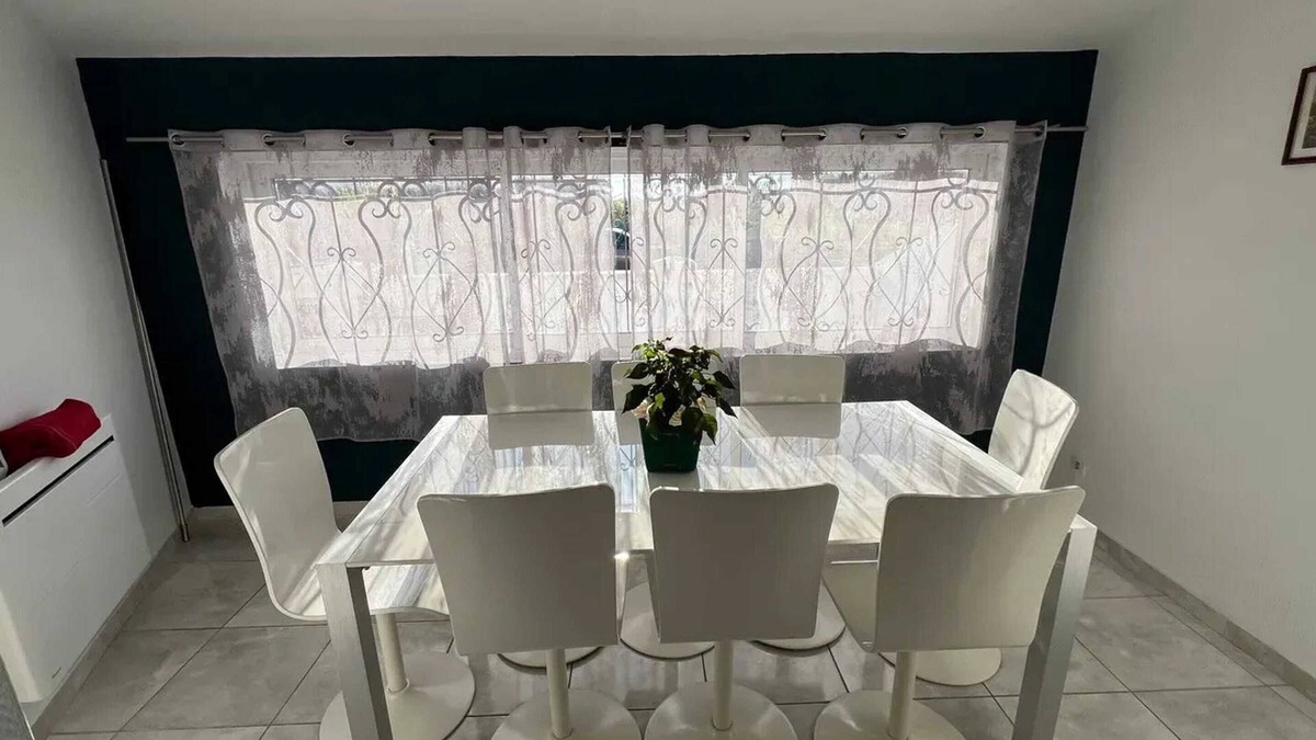 Lagord House | Homerez - Charming house in Lagord with private garden