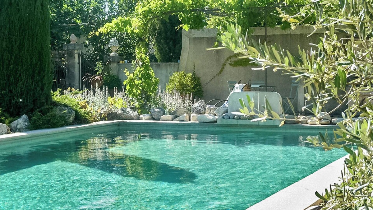 Oppede House | Homerez - Charming house in Oppède with shared pool