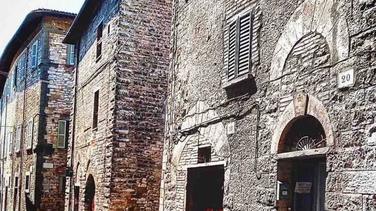 Gubbio House | Homerez - Charming House in Gubbio with Mountain View