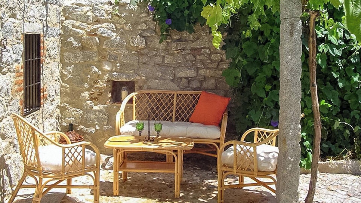 Anora House | Homerez - Charming House in Añora with Garden