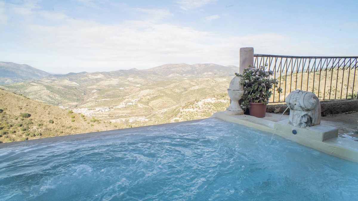 Algarinejo Villa | Homerez - Charming Villa in Algarinejo with Private Pool
