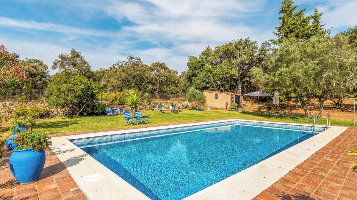 Calabazares Villa | Homerez - Charming Villa in Cortegana with Private Pool