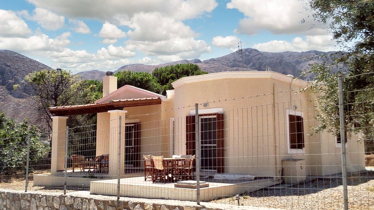 Kalymnos Villa | Homerez - Chic Villa in Kalymnos with Mountain View