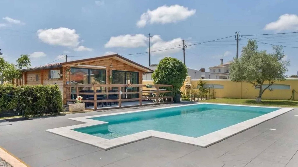 Ponte de Vagos House | Homerez - Comfortable House in Ponte de Vagos, Garden