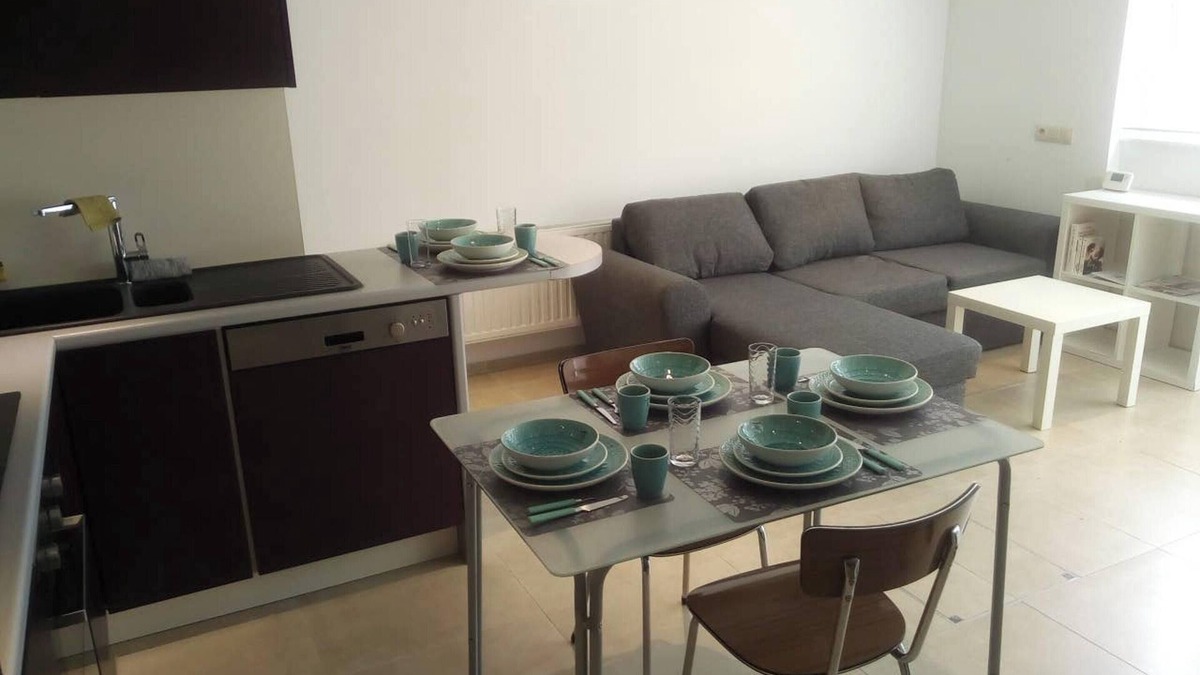 Waterloo Apartment | Homerez - Comfortable Apartment in Waterloo with Jacuzzi - 78m²
