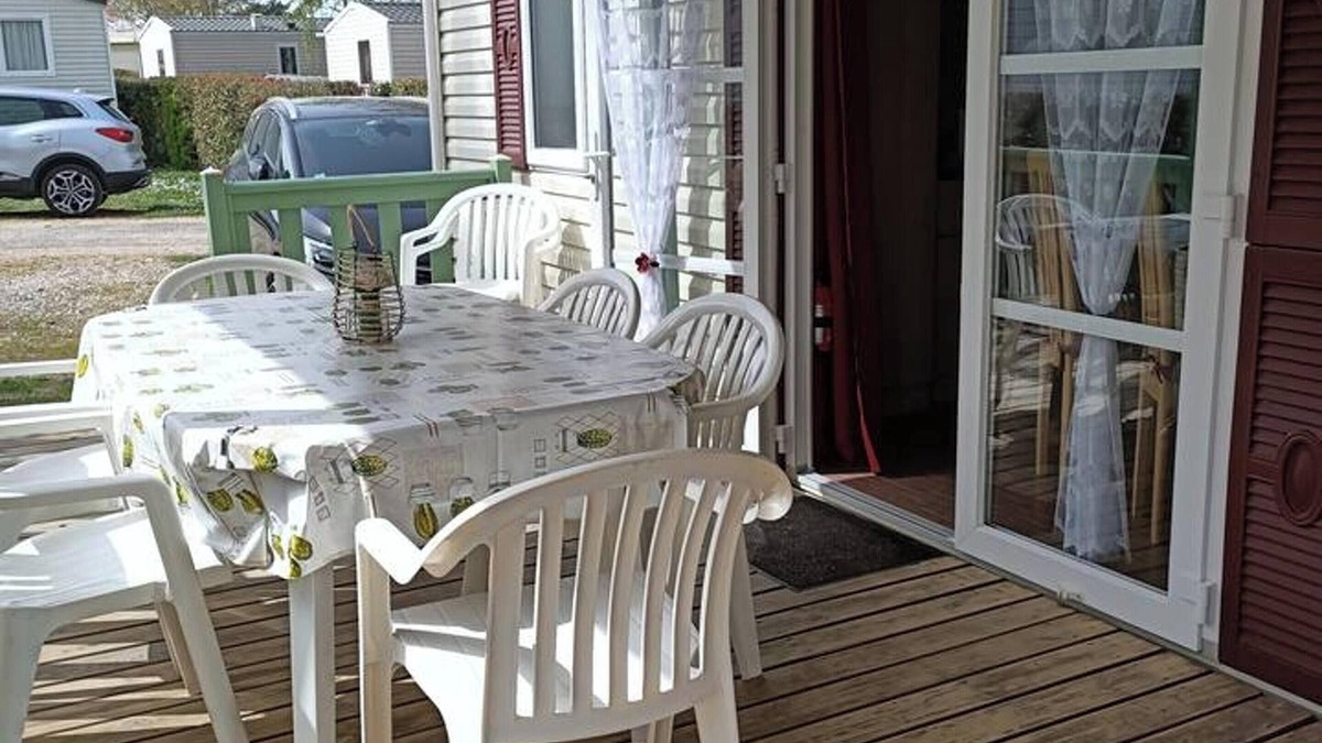 Coulanges House | Homerez - Comfortable Bungalow in Onzain with Shared Pool