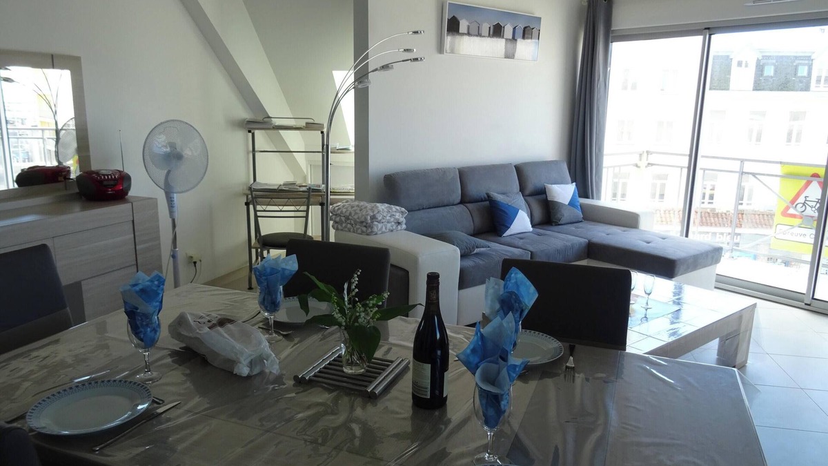 Berck-sur-Mer Apartment | Homerez - Cosy Apartment in Berck with Sea View (72m²) + Balcony
