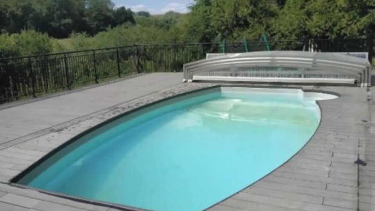 Louatre Ski Chalet | Homerez - Cozy Chalet in Louâtre with Shared Pool