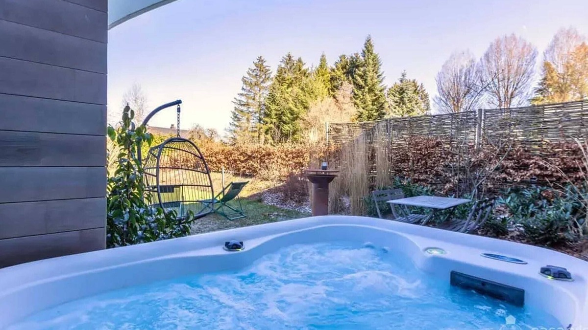 Gouvy House | Homerez - Cozy House with Jacuzzi in Gouvy