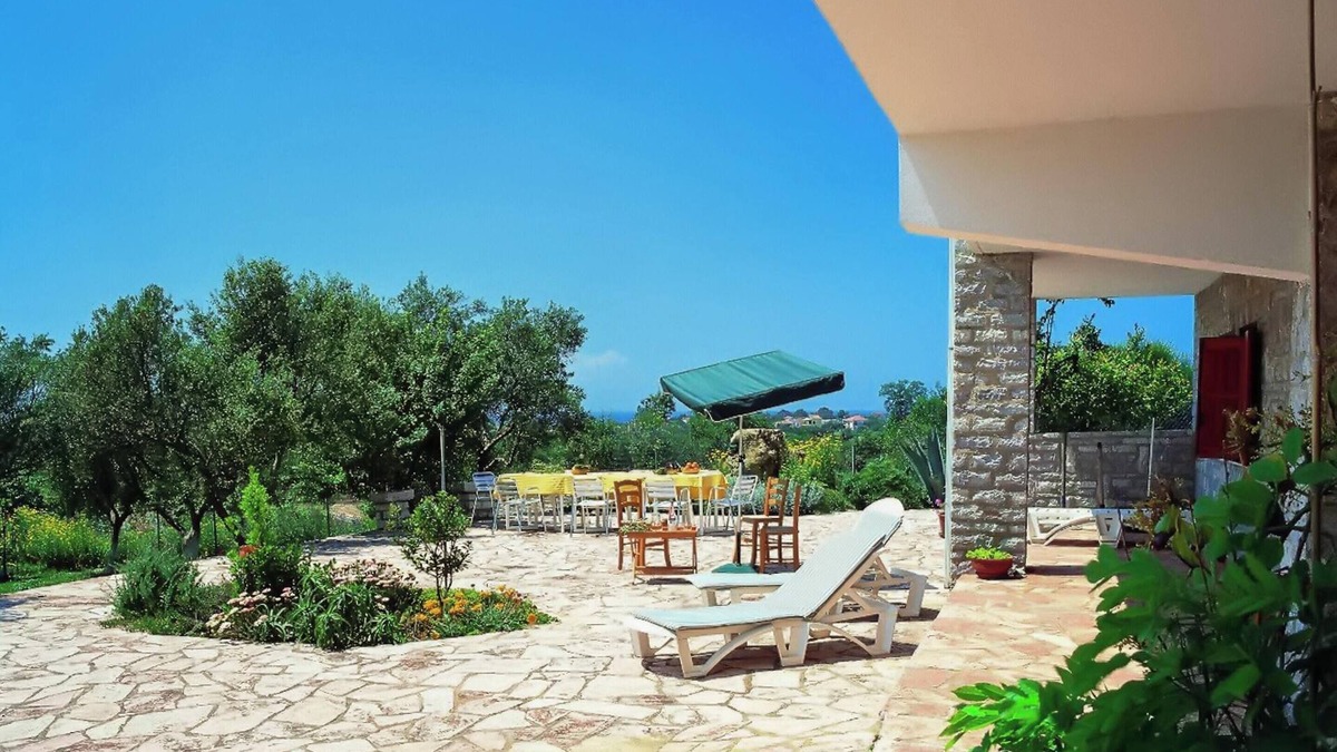 Skafidia Apartment | Homerez - Elegant Apartment in Agios Ilias, Sea View