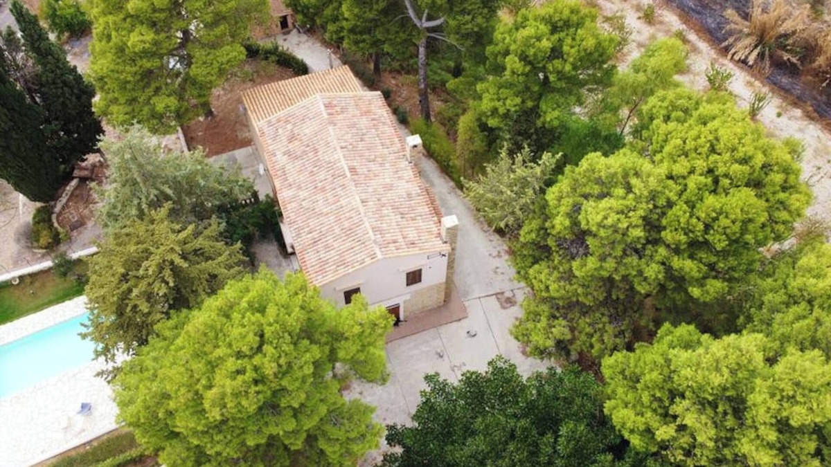 Salemi Villa | Homerez - Elegant Villa in Trapani, Sicily with Pool