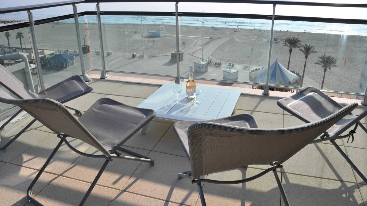 Mediterranee Apartment | Homerez - Flat in Canet-en-Roussillon, Sea View
