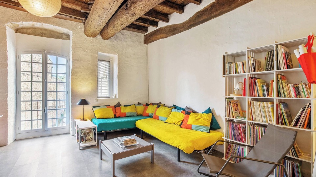Villeneuve-les-Avignon Apartment | Homerez - Charming Studio in Villeneuve, 45m², balcony